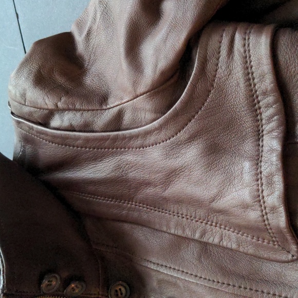 Danier Genuine Leather Jacket - Picture 9 of 10